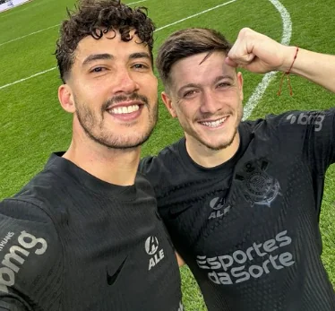  Dupla do Corinthians reforça apoio a Augusto, mas diz: “Não queremos nos envolver com política”