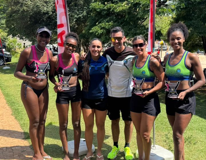  Duplas de Araraquara brilham e garantem ouro e bronze na abertura do Circuito de Vôlei de Praia feminino 2026!
