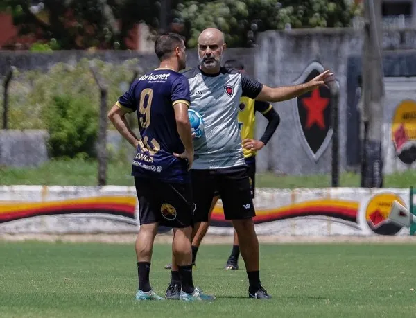  Cristian de Souza reencontra Botafogo-PB após demissão como líder em 2024